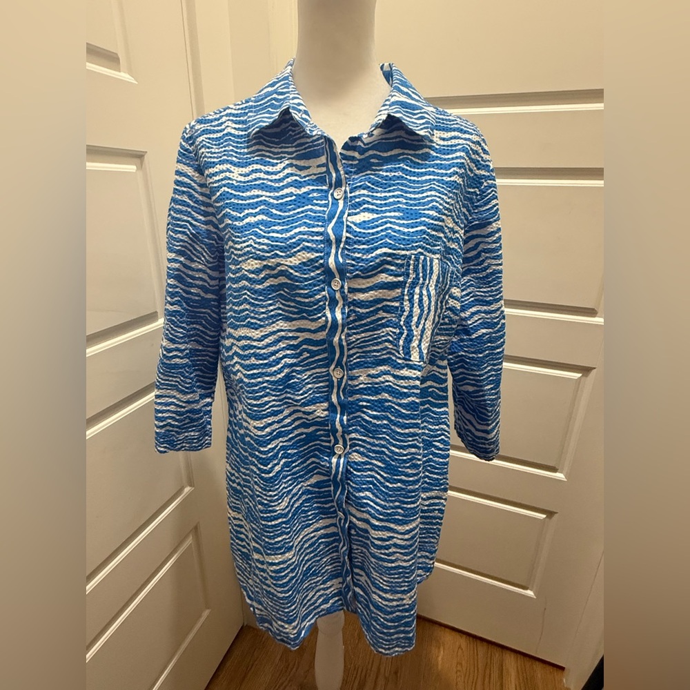 Foxcroft. Tamara 3/4 Sleeve with Roll Tab Coastal Waves Blouse. Size 14.
